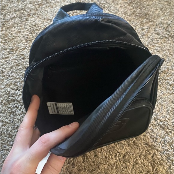 NWT. Skechers Mini Backpack - Picture 2 of 4